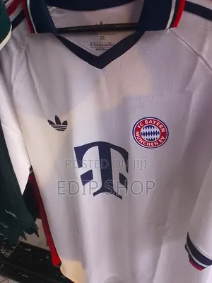 FC Bayern Munichen White Jersey
