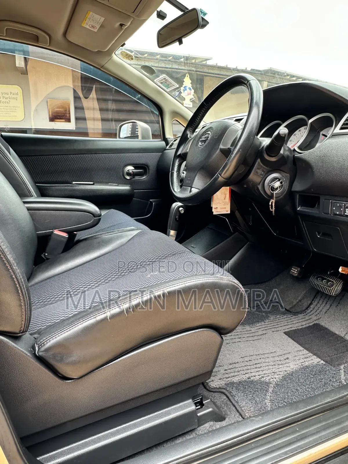 Nissan Tiida 2010 Gold