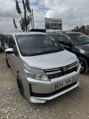 Toyota Voxy V 2WD 8-Seater 2015 Silver