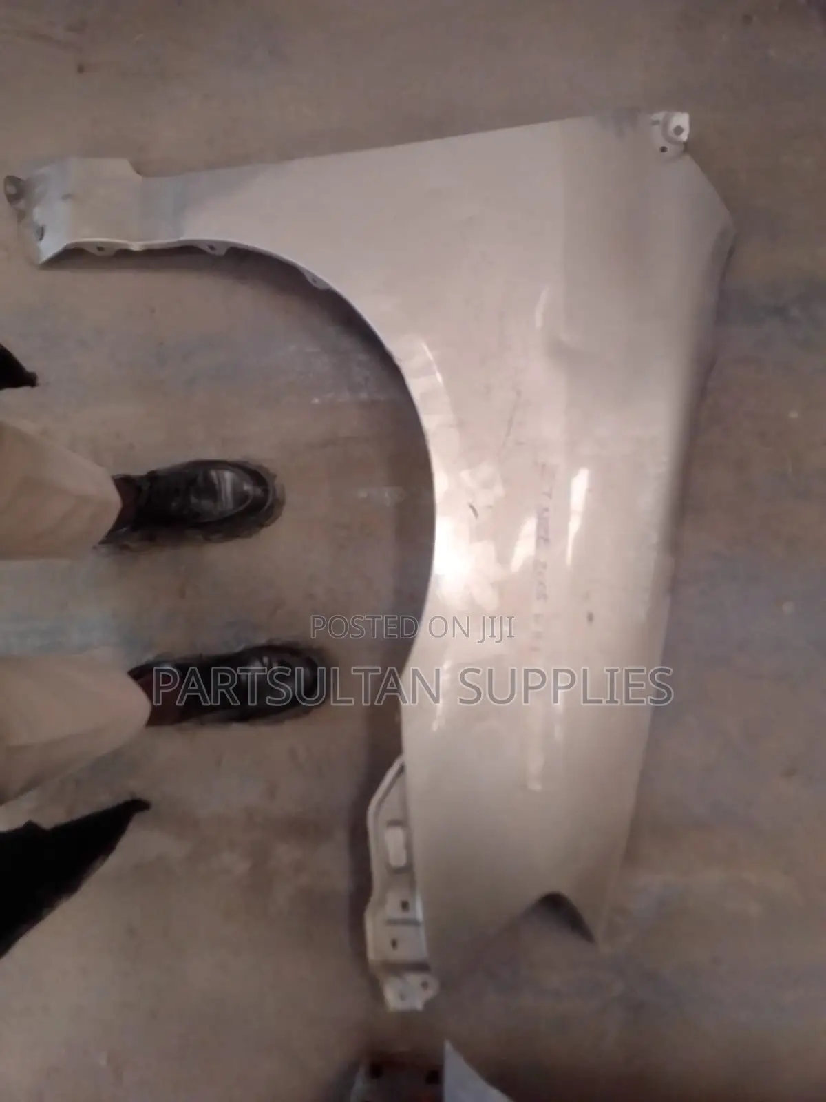 RHS Fender Toyota Nze 2008