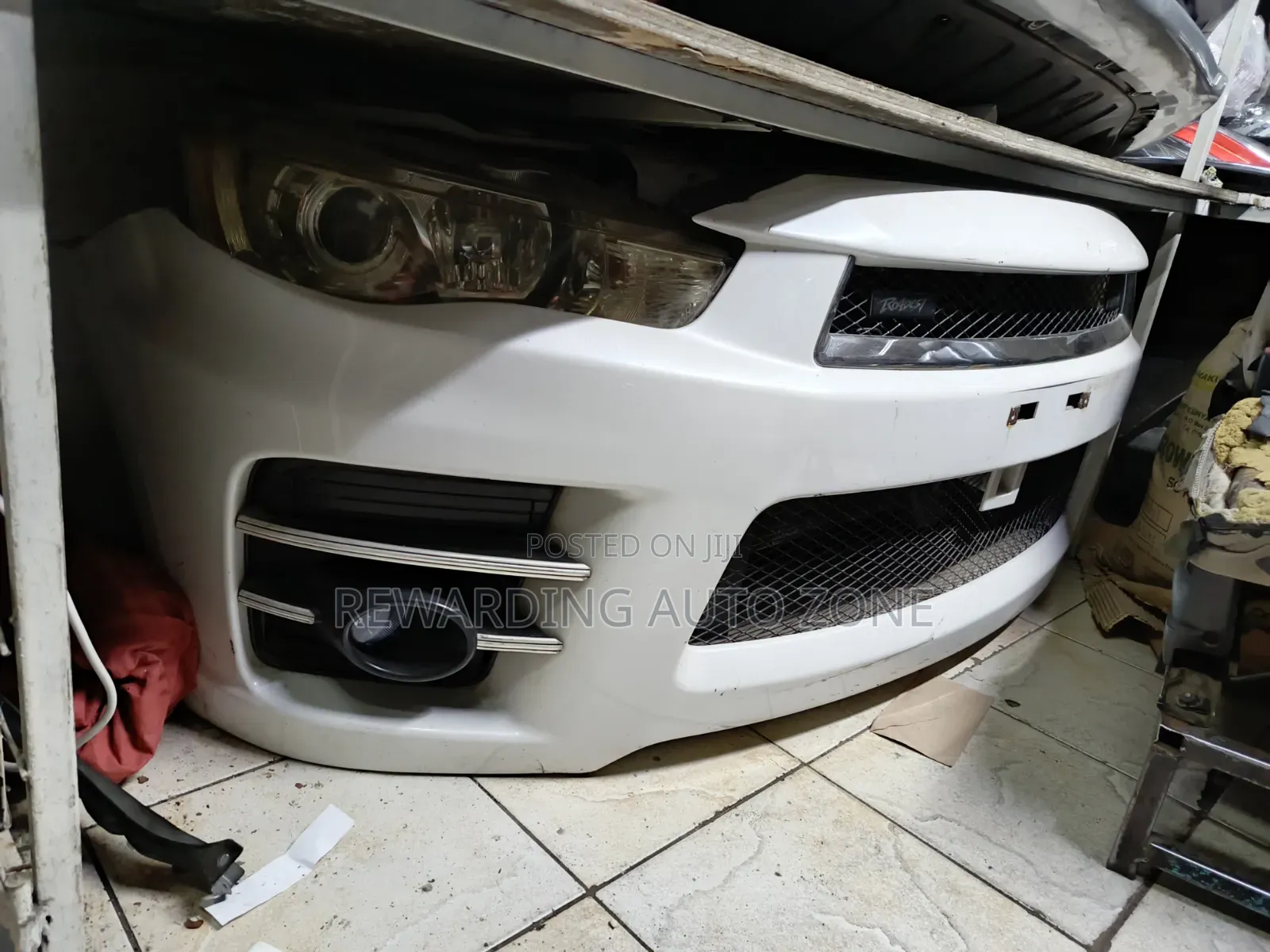 Mistubishi Outlander Roadster. Nosecut.