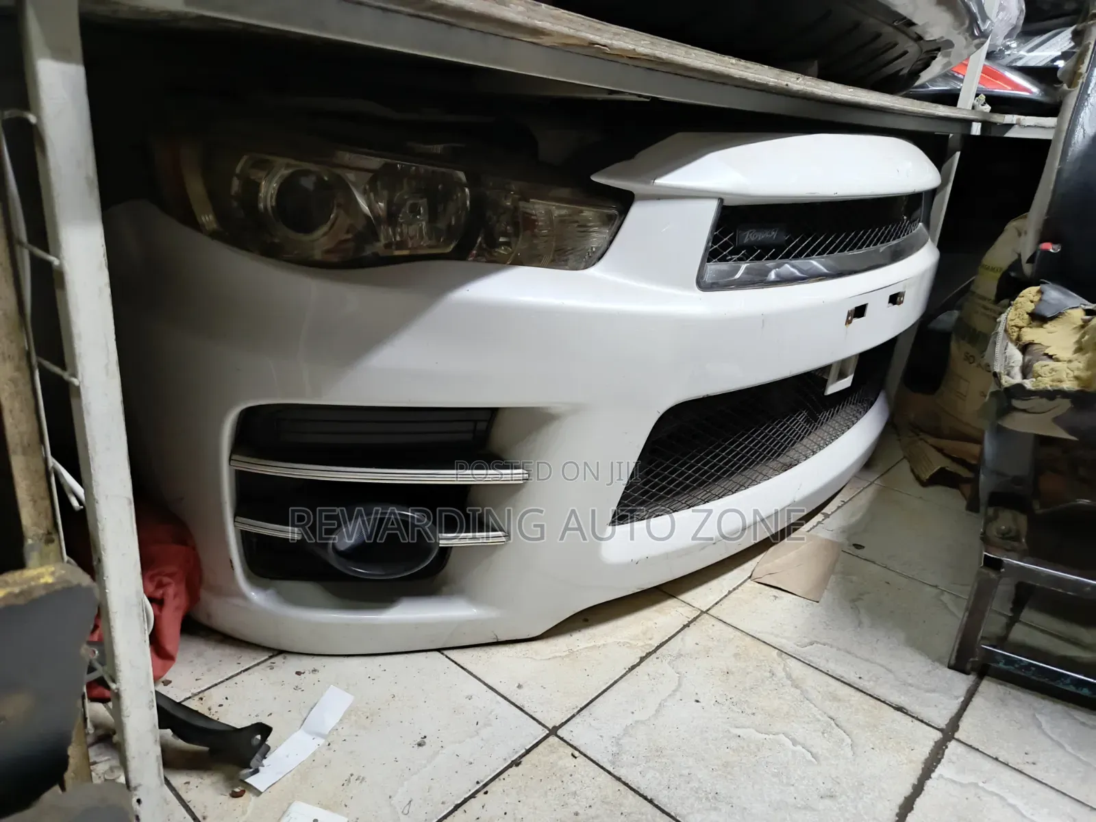 Mistubishi Outlander Roadster. Nosecut.