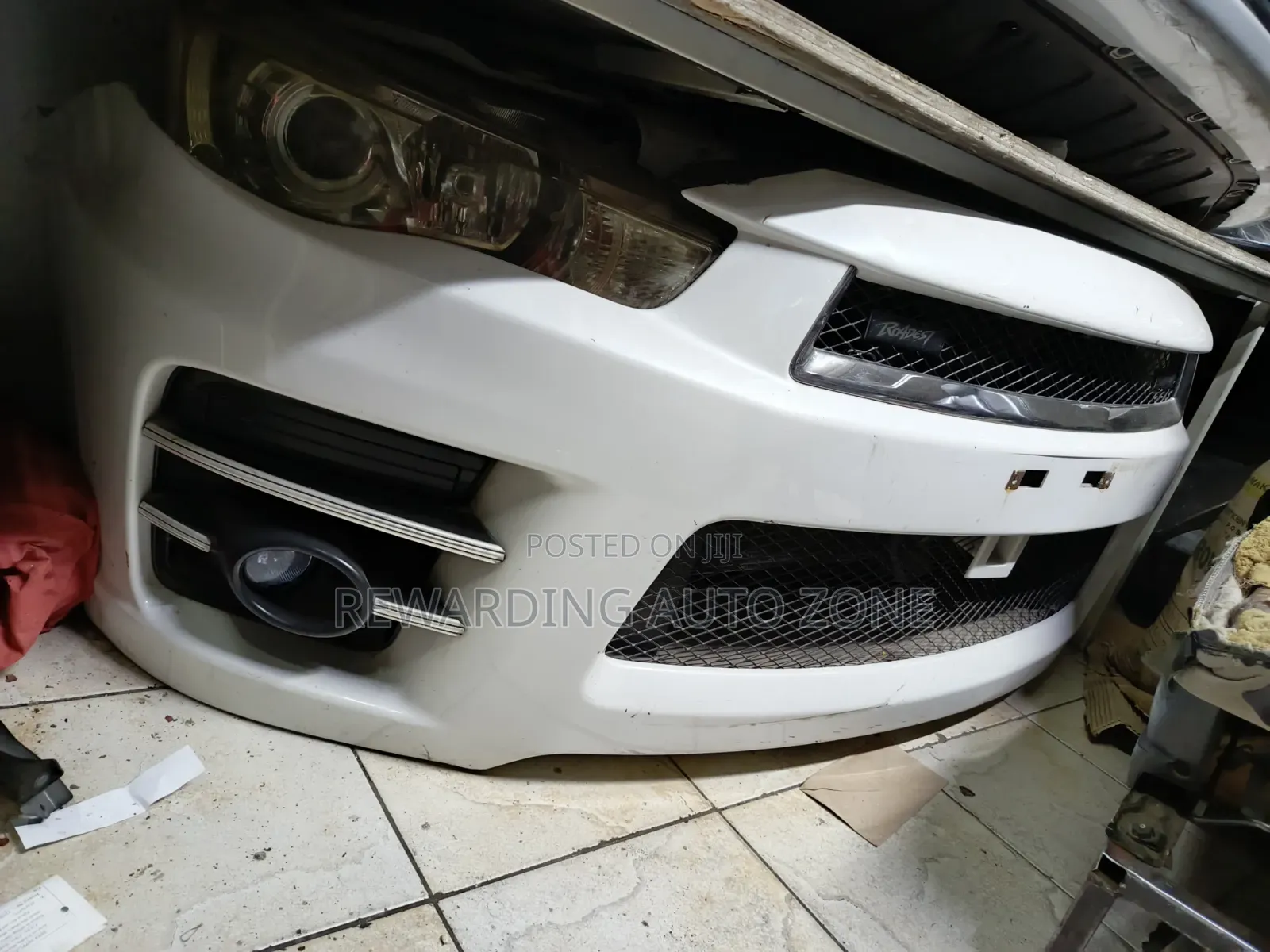 Mistubishi Outlander Roadster. Nosecut.