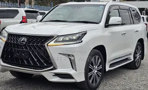 Lexus LX 570 AWD 2019 White