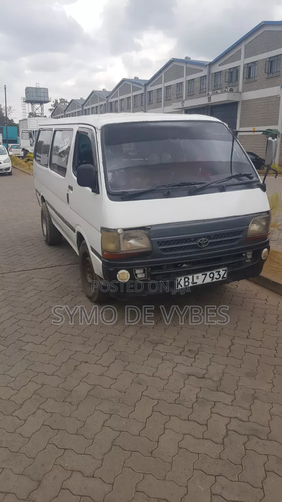 Toyota HiAce 2003 White