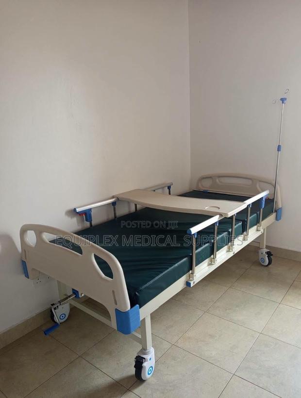High Quality Hospital Bed (One / Single Crank) With Mattress