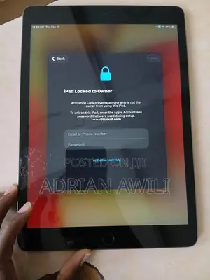 Apple iPad 9.7 64 GB Gray
