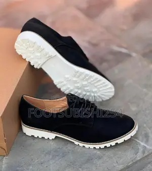 Roberto Carvali Brogues