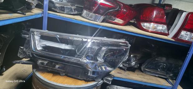Toyota Hilux Revo Headlight Xenon 2018
