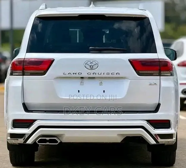Toyota Land Cruiser 2023 White