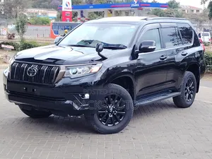 Toyota Land Cruiser Prado 2.8 2022 Black