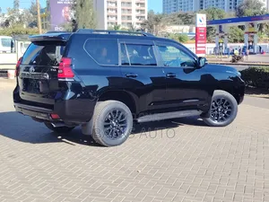 Toyota Land Cruiser Prado 2.8 2022 Black