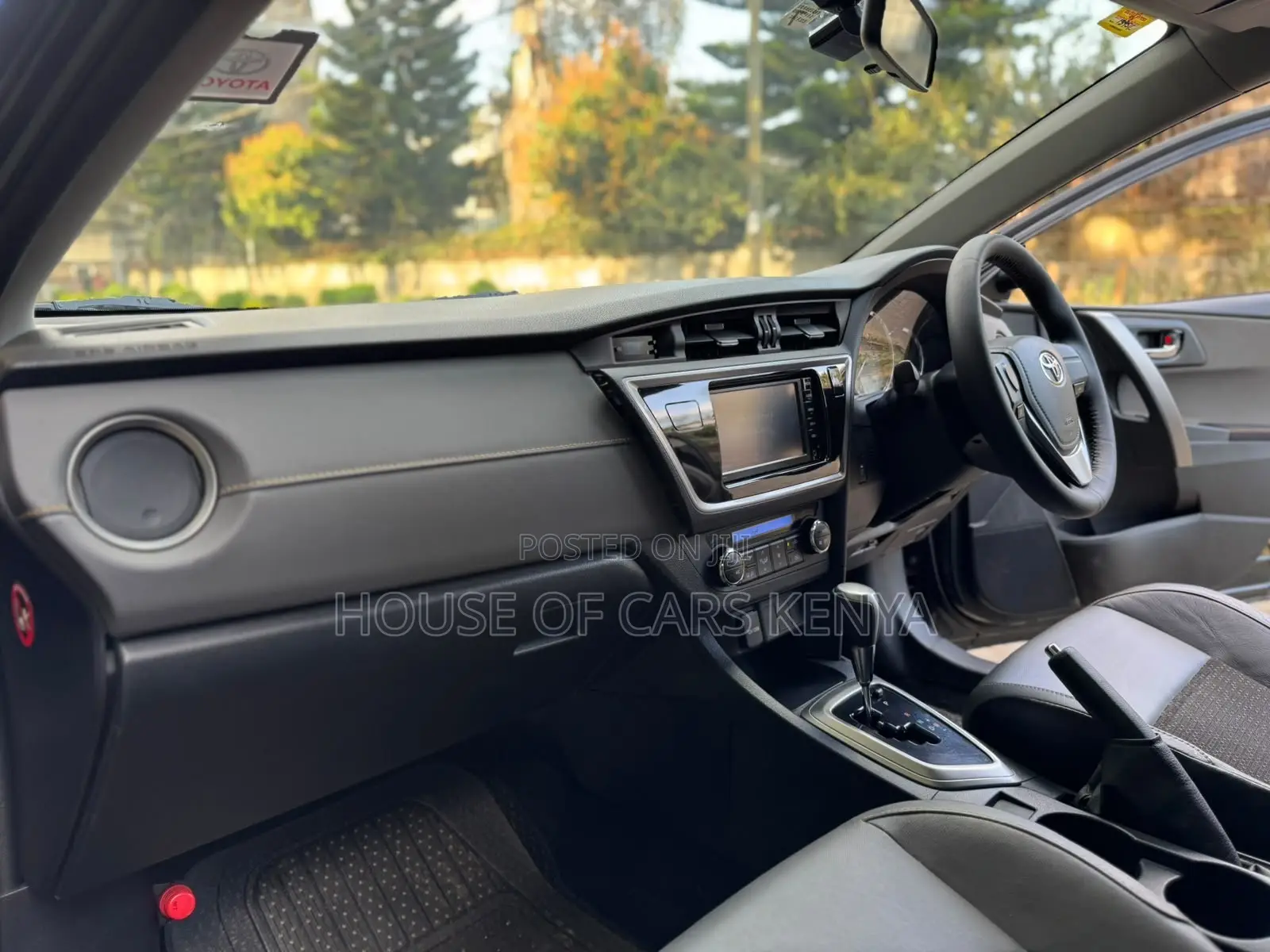 Toyota Auris 2015 Black
