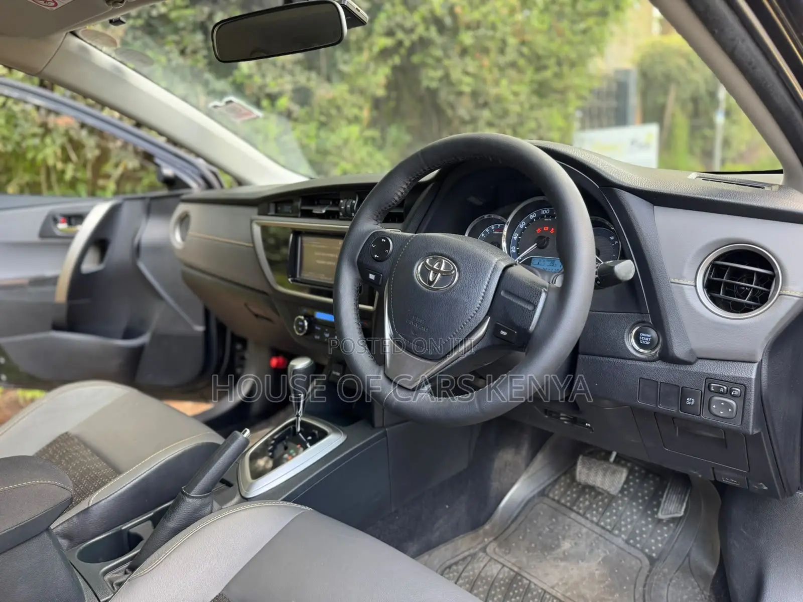Toyota Auris 2015 Black