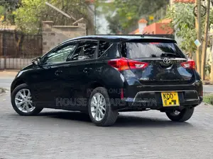 Toyota Auris 2015 Black