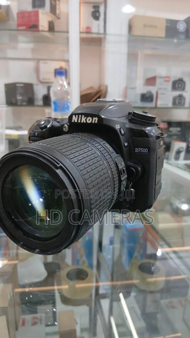 Nikon D7500