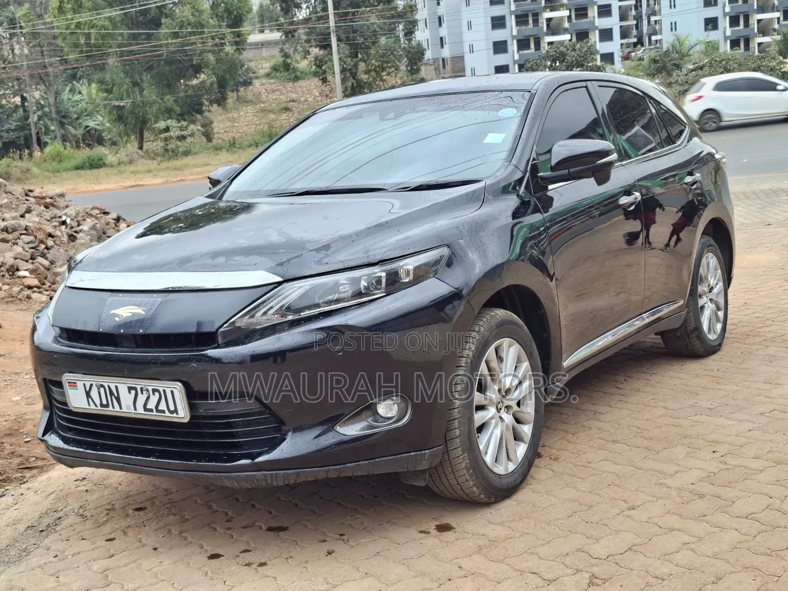 Toyota Harrier 2.0 2016 Black