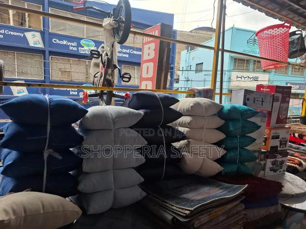 Throw Pillows Available 
Set 5pcs - main view
