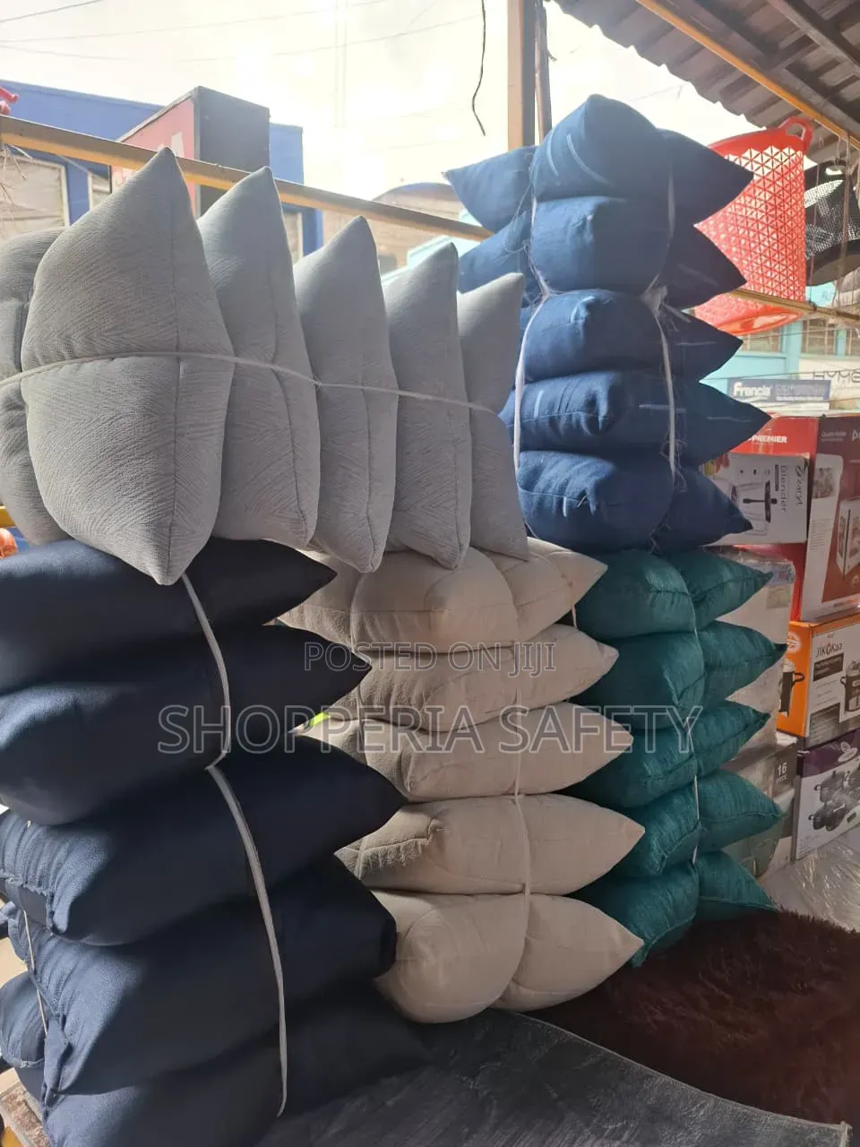 Throw Pillows Available 
Set 5pcs