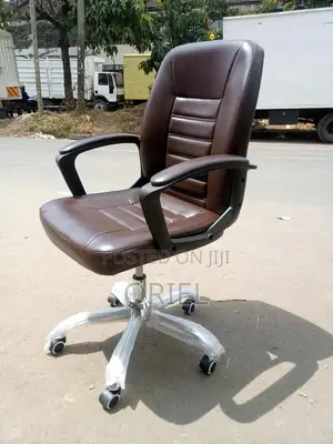 Modern Office Leather Chair : Brown Staff Chair