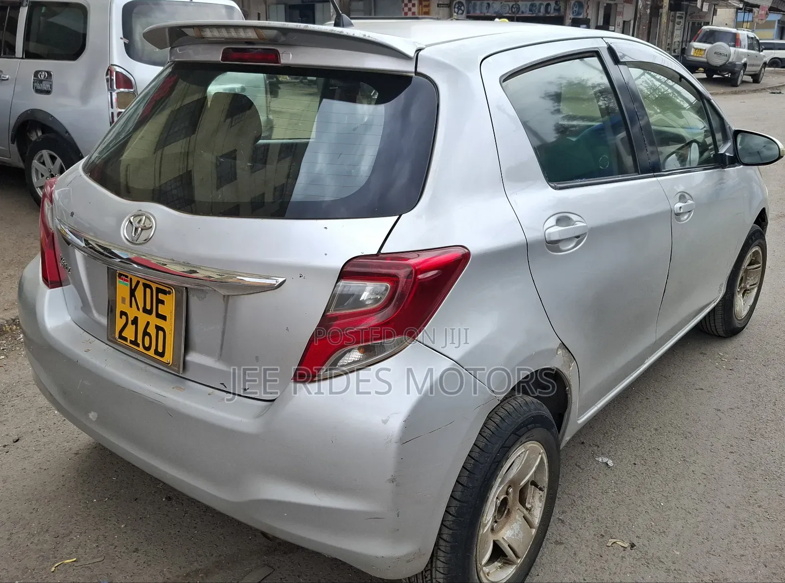 Toyota Vitz 1.0 FWD 5dr 2014 Silver