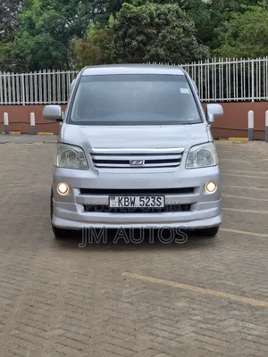 Toyota Noah 2.0 FWD (8 Seater) 2006 Silver