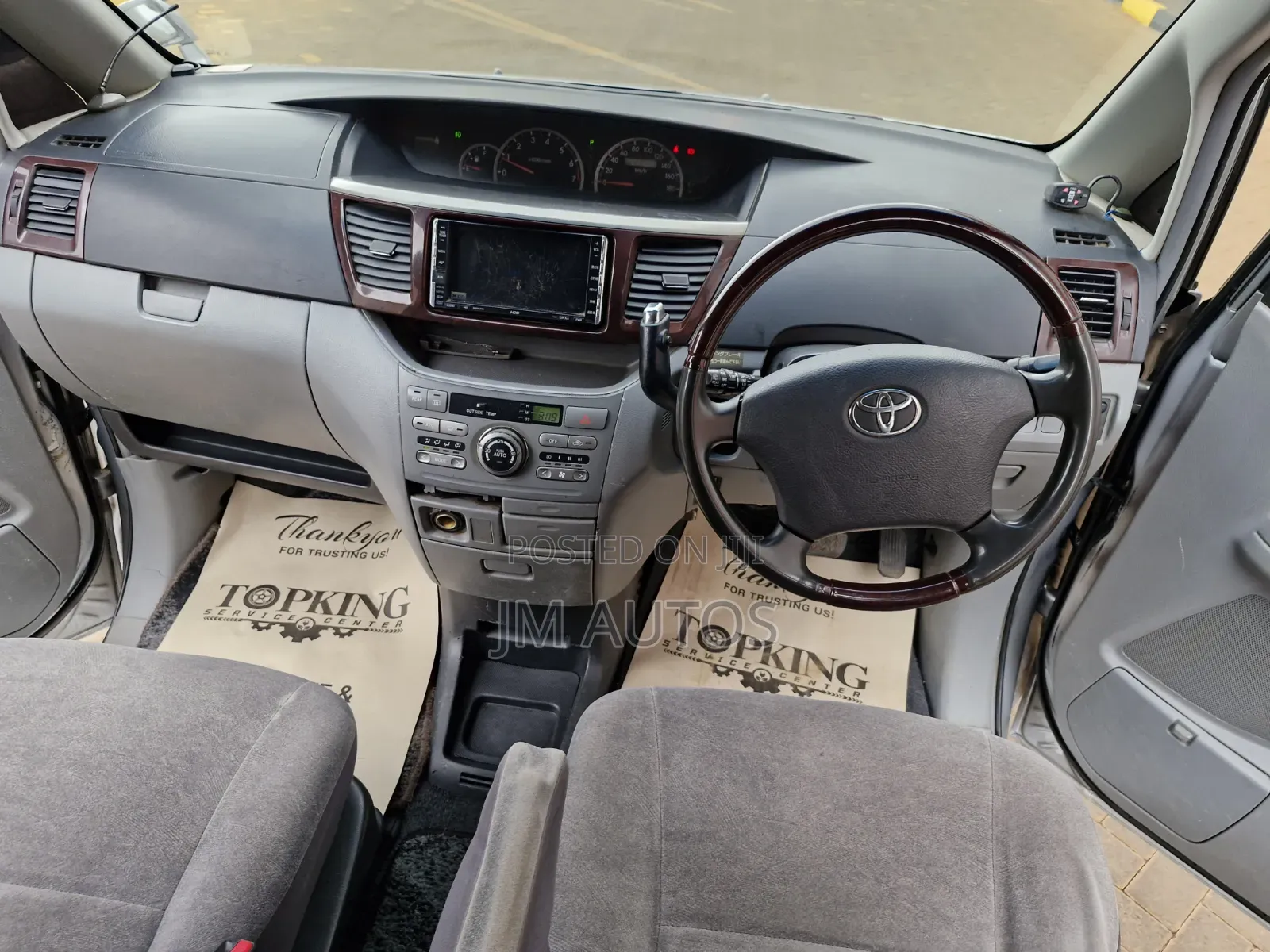Toyota Noah 2.0 FWD (8 Seater) 2006 Silver