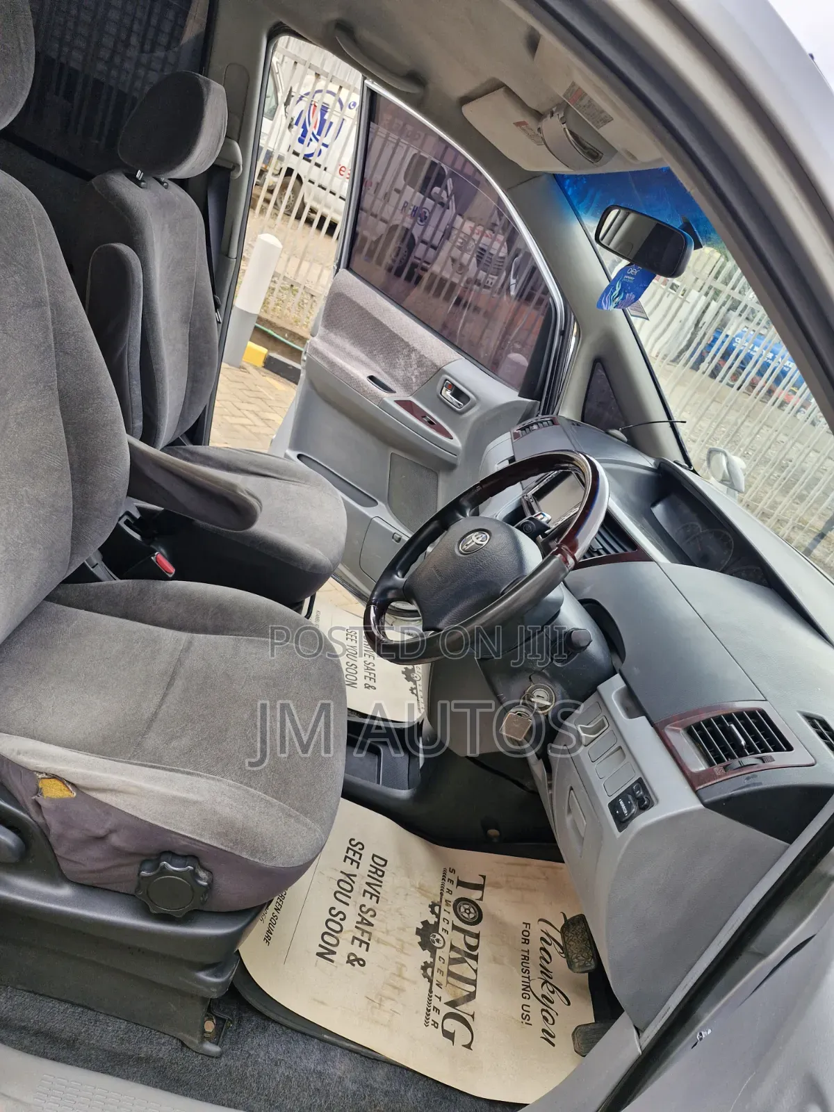 Toyota Noah 2.0 FWD (8 Seater) 2006 Silver