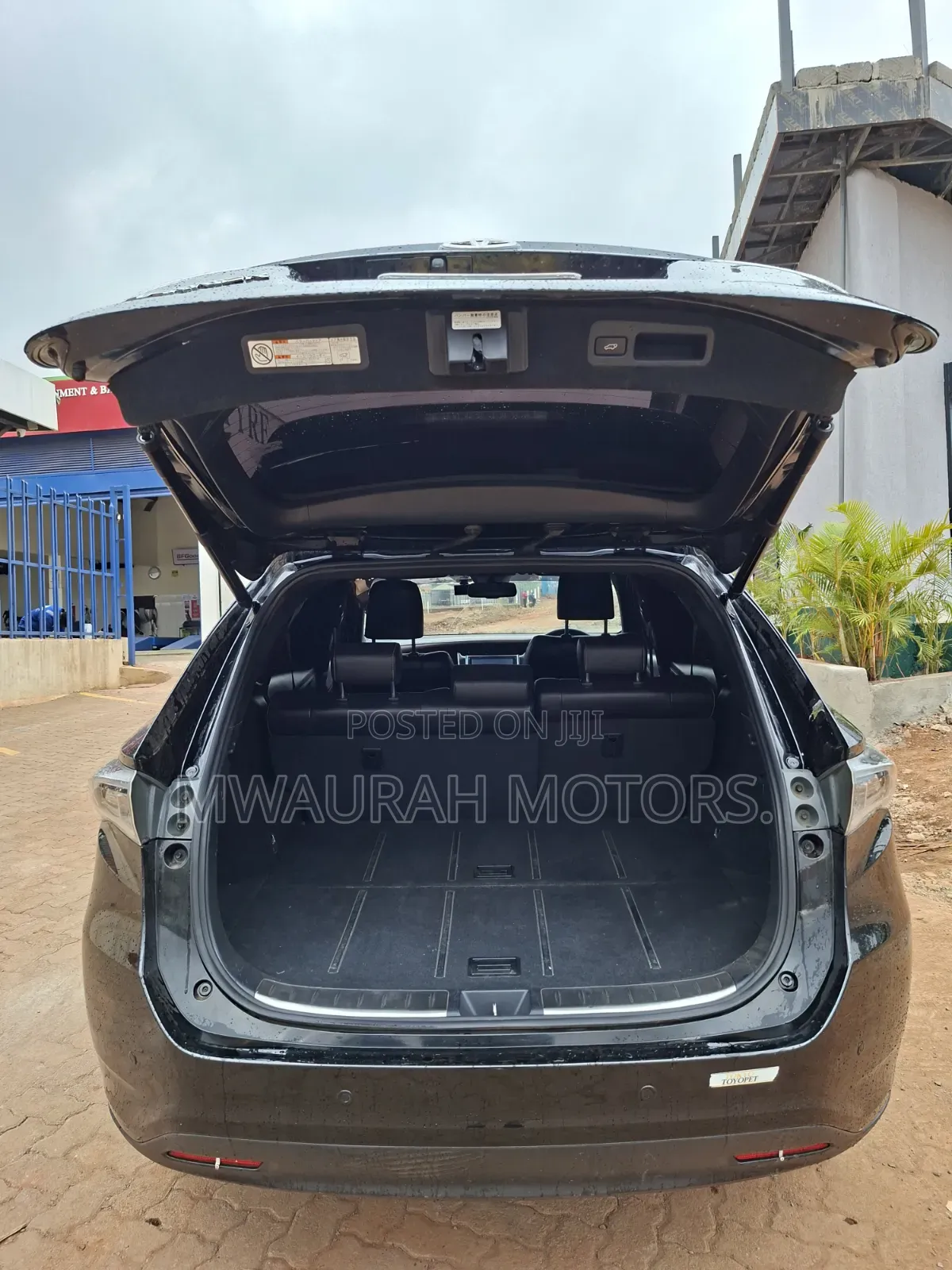 Toyota Harrier 2.0 2016 Black