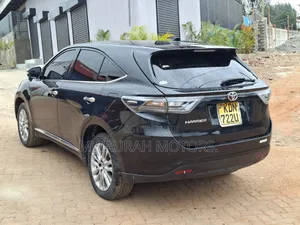Toyota Harrier 2.0 2016 Black