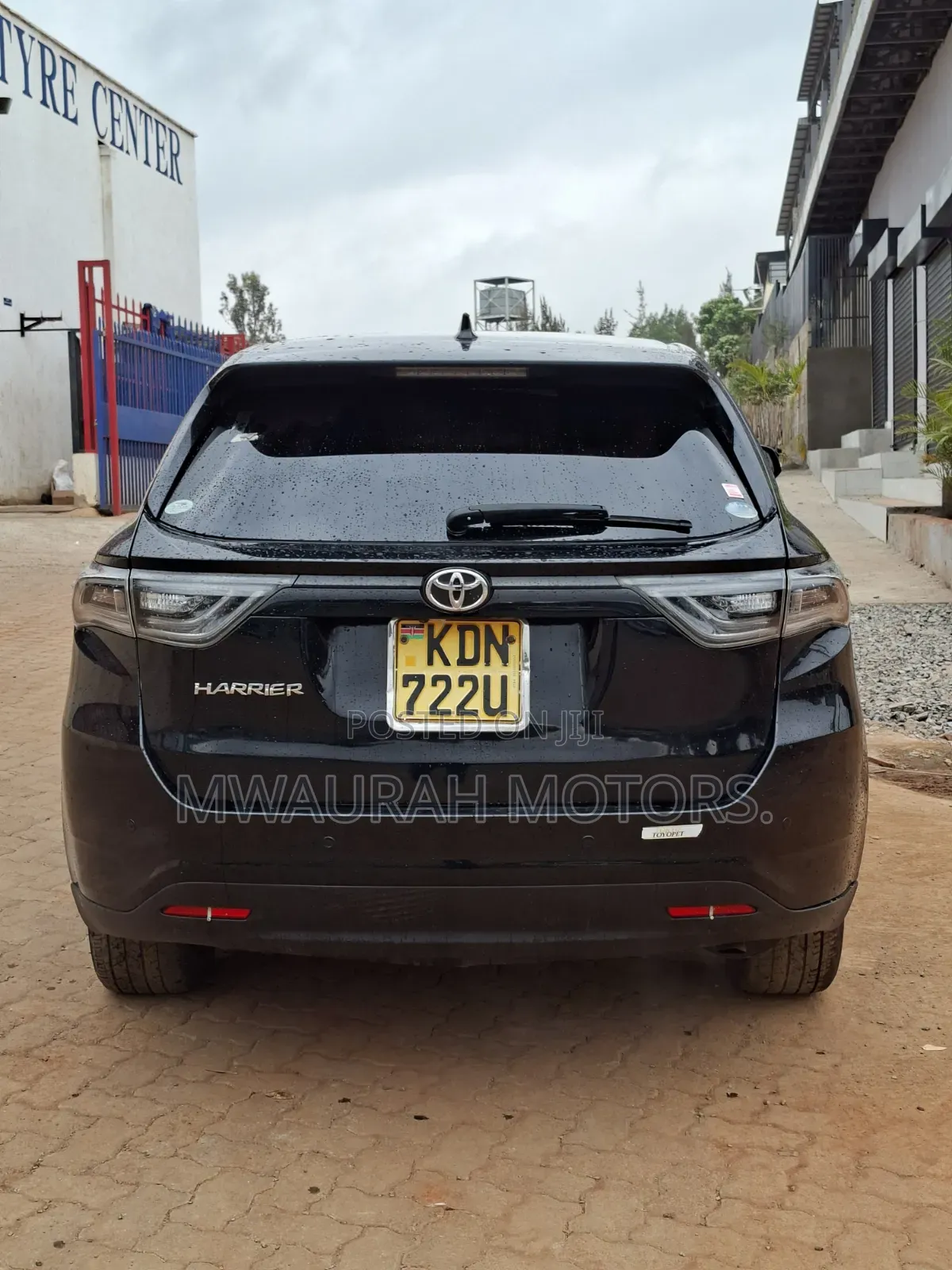 Toyota Harrier 2.0 2016 Black
