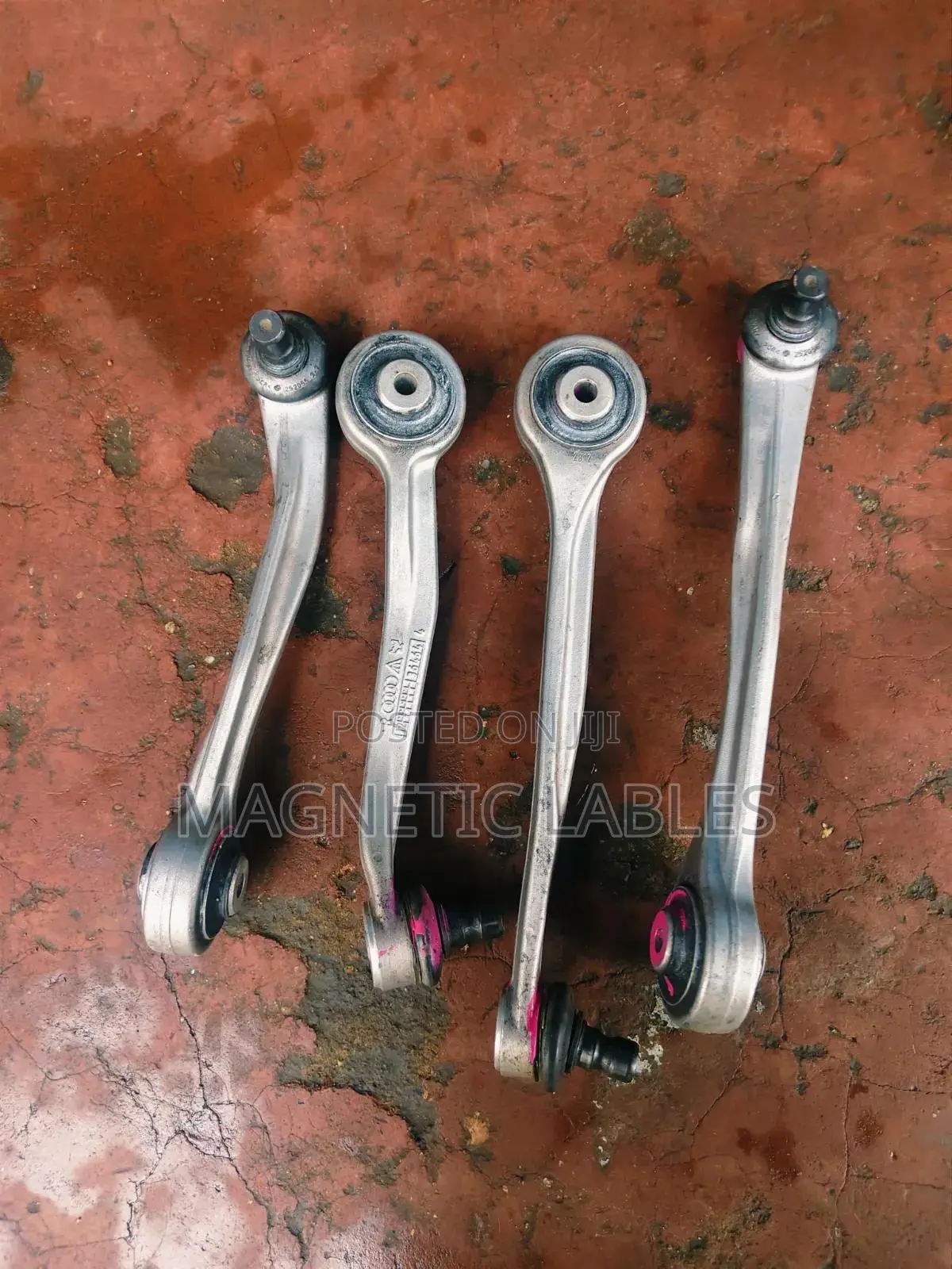 Volkswagen Passat B5 Upper Control Arms