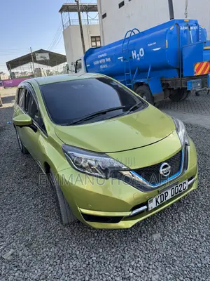 Nissan Note 1.2 Hybrid 2017 Green