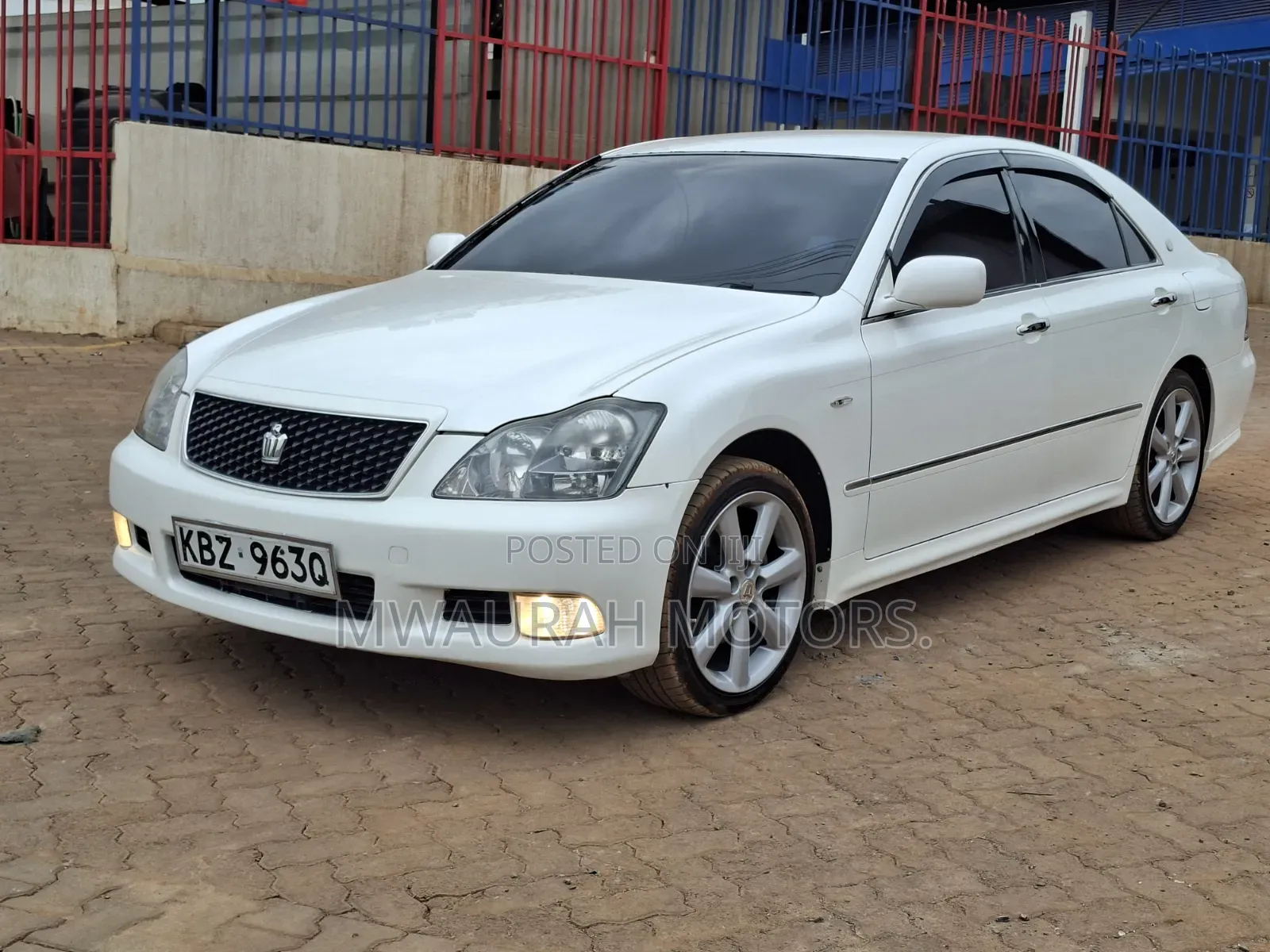 Toyota Crown 2007 White