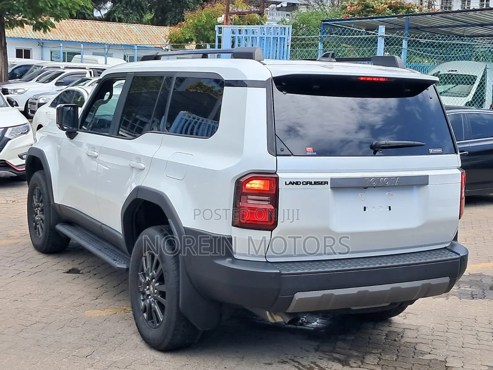 Toyota Land Cruiser Prado 2.7 2024 White