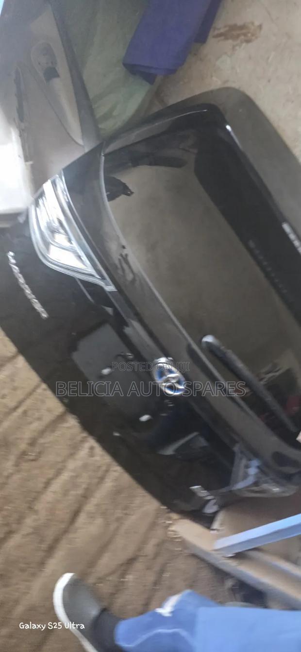 Toyota Harrier 2015 Automatic Boot