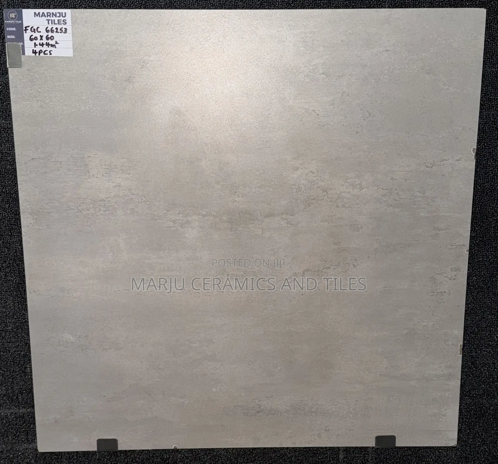 600x600 Grey Rough Tile