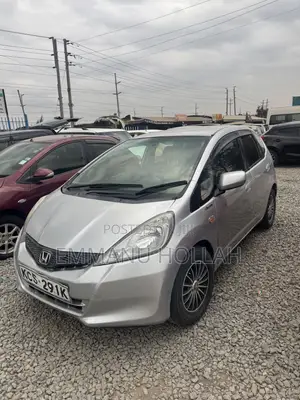 Honda Fit Automatic 2011 Silver