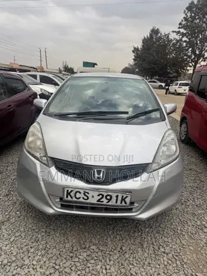Honda Fit Automatic 2011 Silver