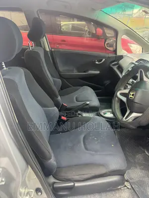 Honda Fit Automatic 2011 Silver