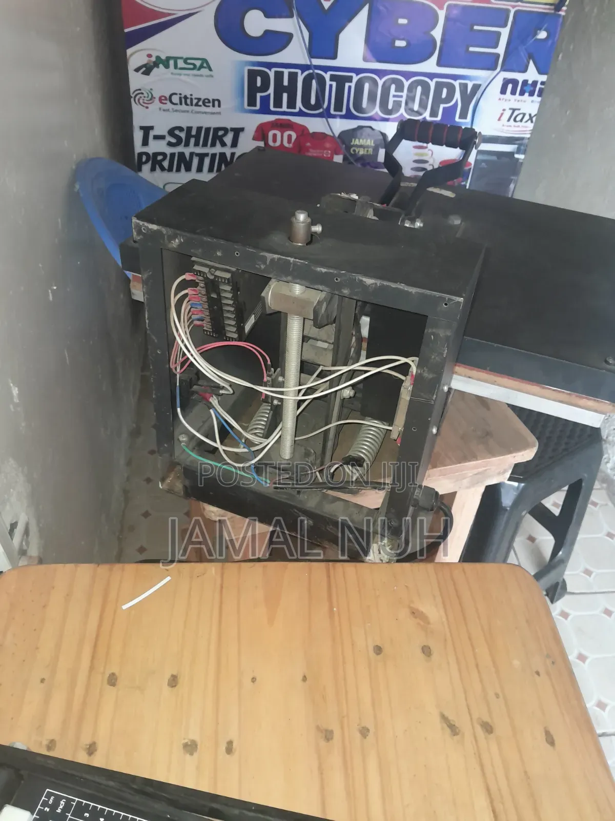 A2 Flatbed Heatpress Machine Used in Perfect Condition
