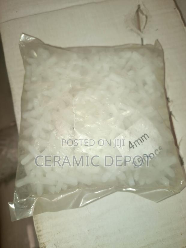 Tile Spacer 4mm-250pcs
