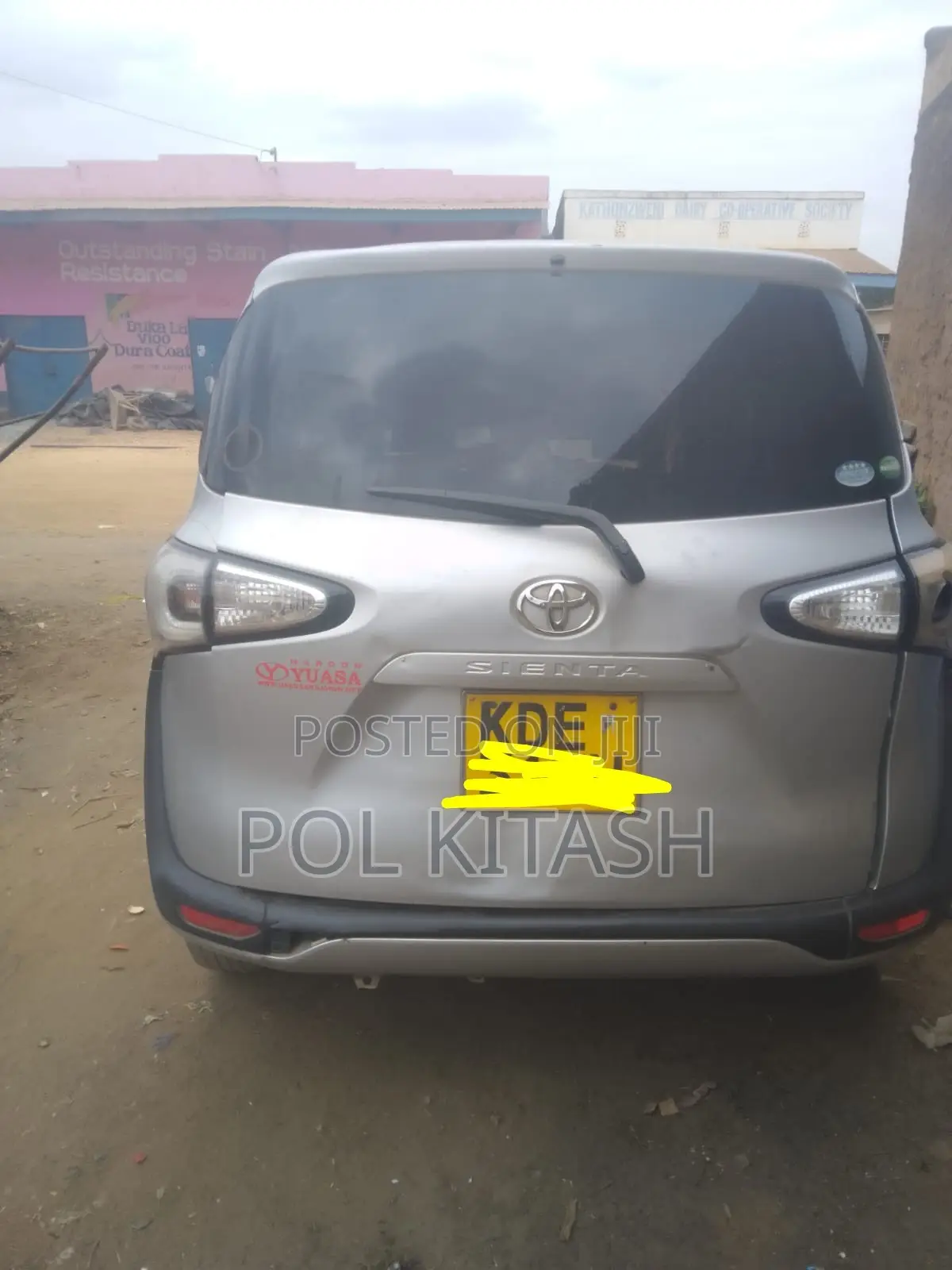 Toyota Sienta 1.5 AWD (6-seater) 2015 Silver