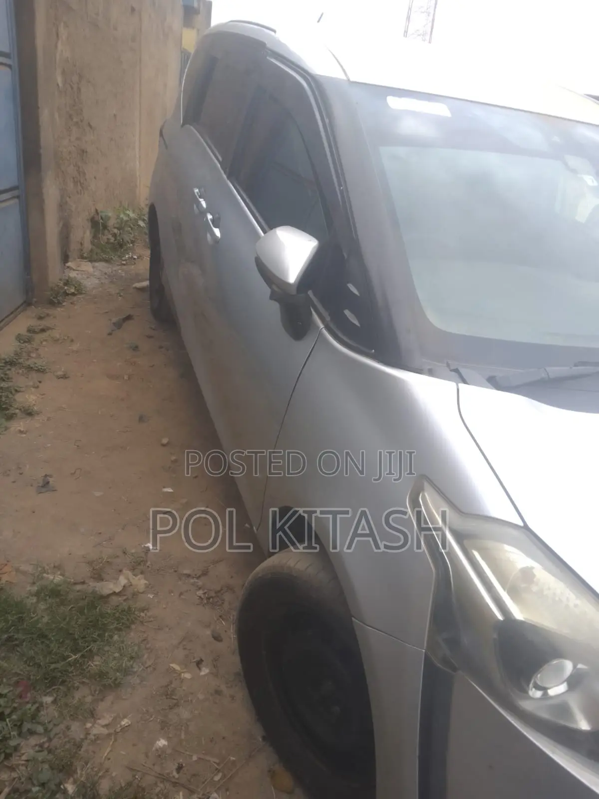 Toyota Sienta 1.5 AWD (6-seater) 2015 Silver