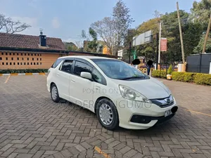 Honda Fit Shuttle 2015 White