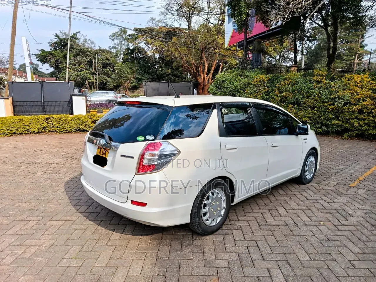 Honda Fit Shuttle 2015 White