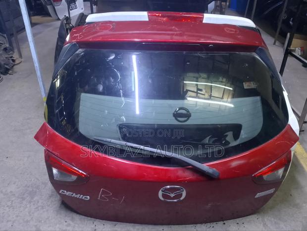 Mazda Demio Tailgate - main view