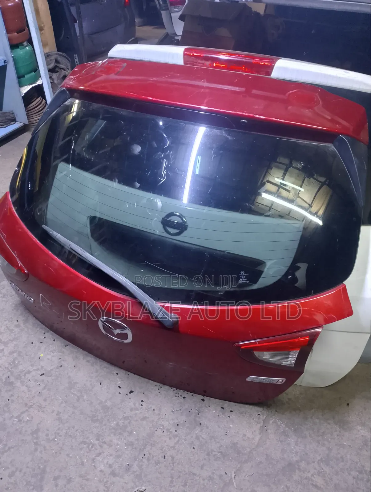 Mazda Demio Tailgate