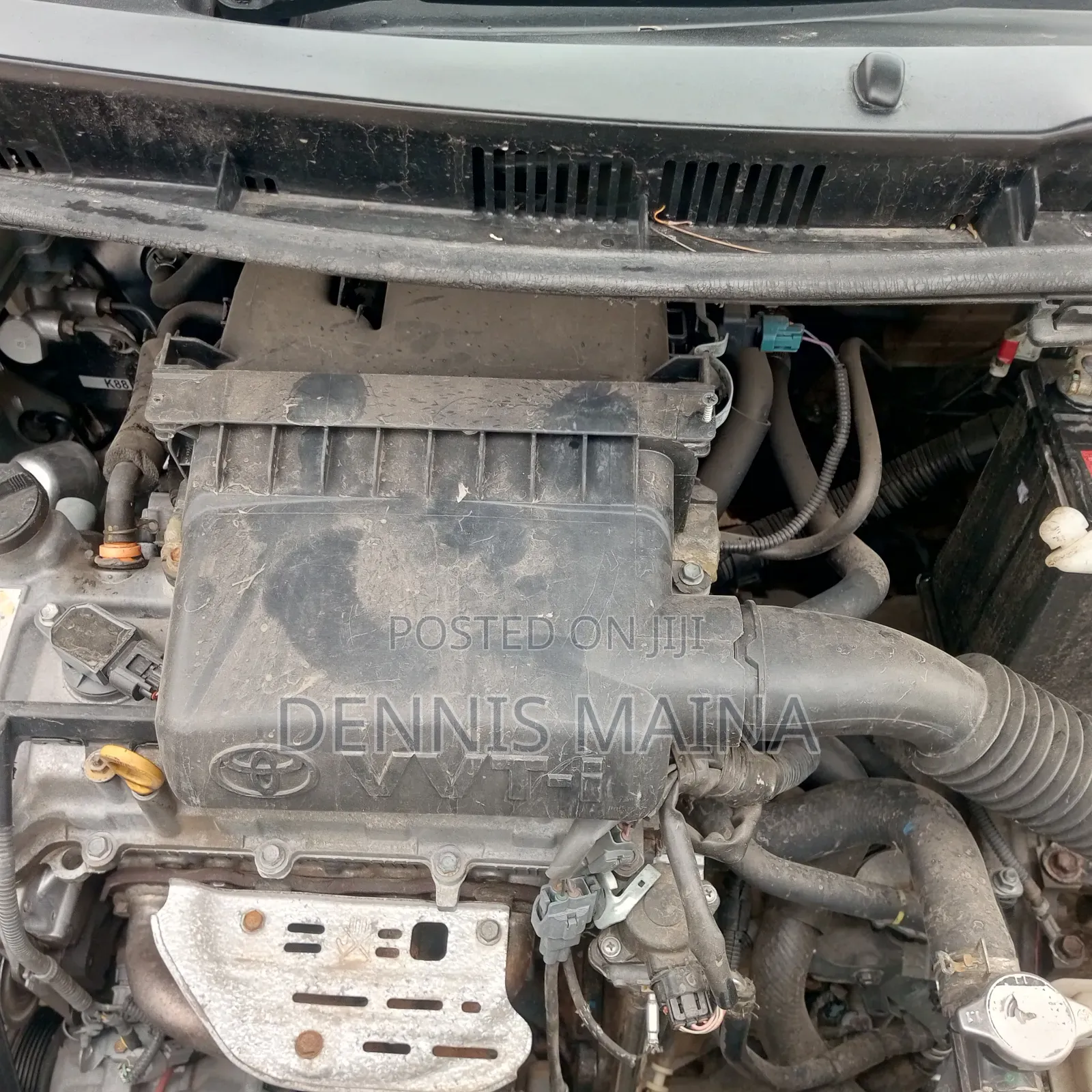Toyota Ractis 1.3 FWD 2010 Silver
