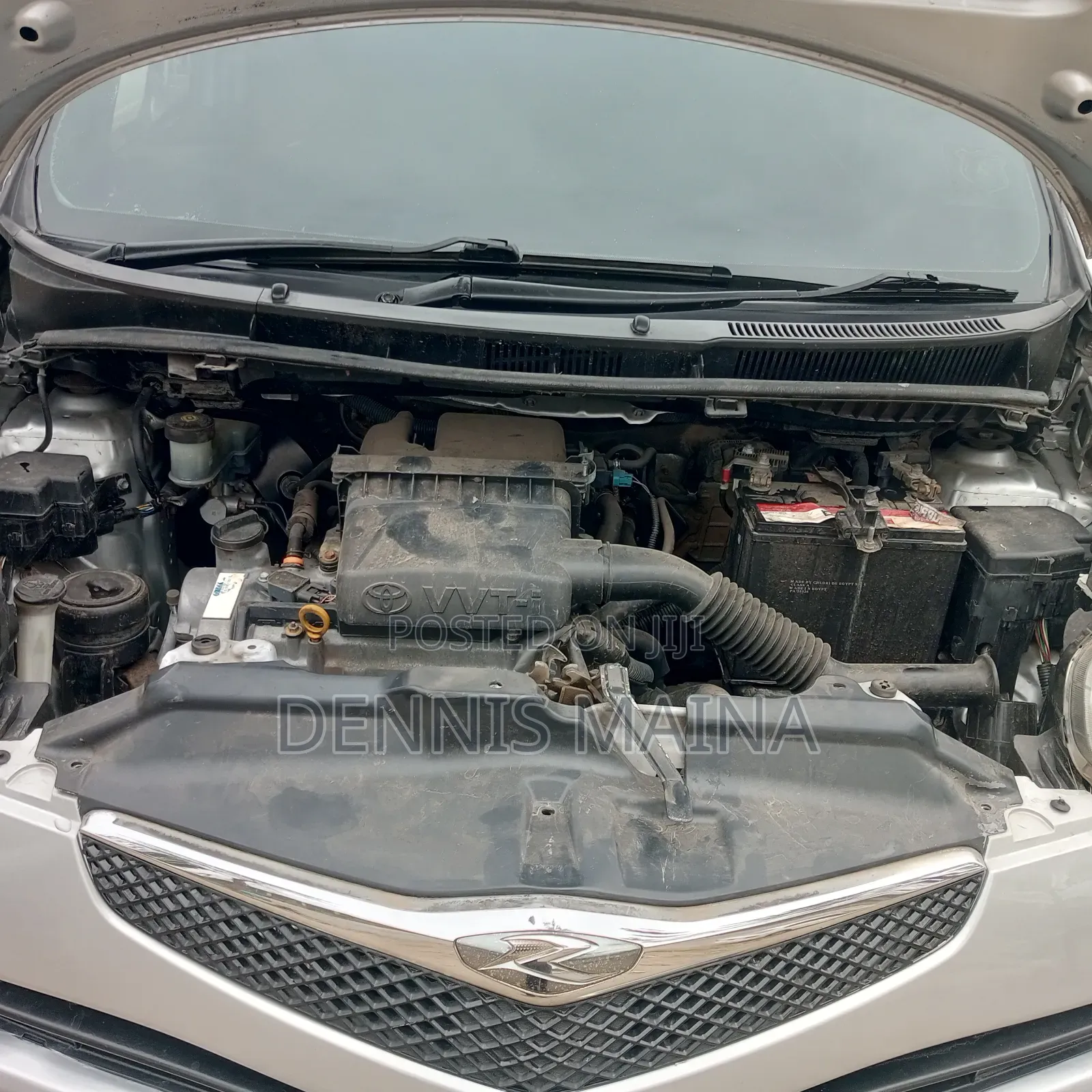 Toyota Ractis 1.3 FWD 2010 Silver